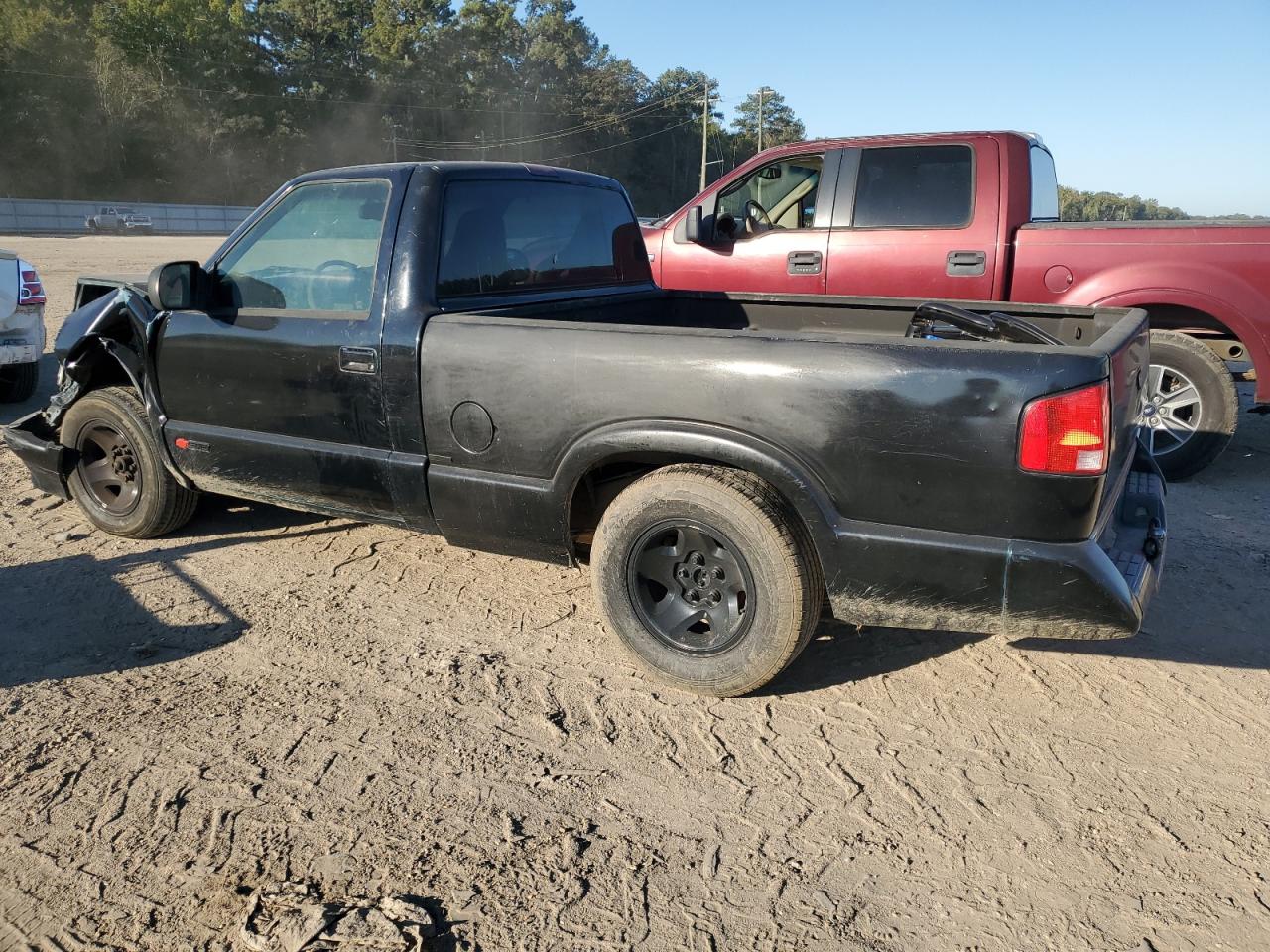 1996 Chevrolet S-10 Pickup - Image 2