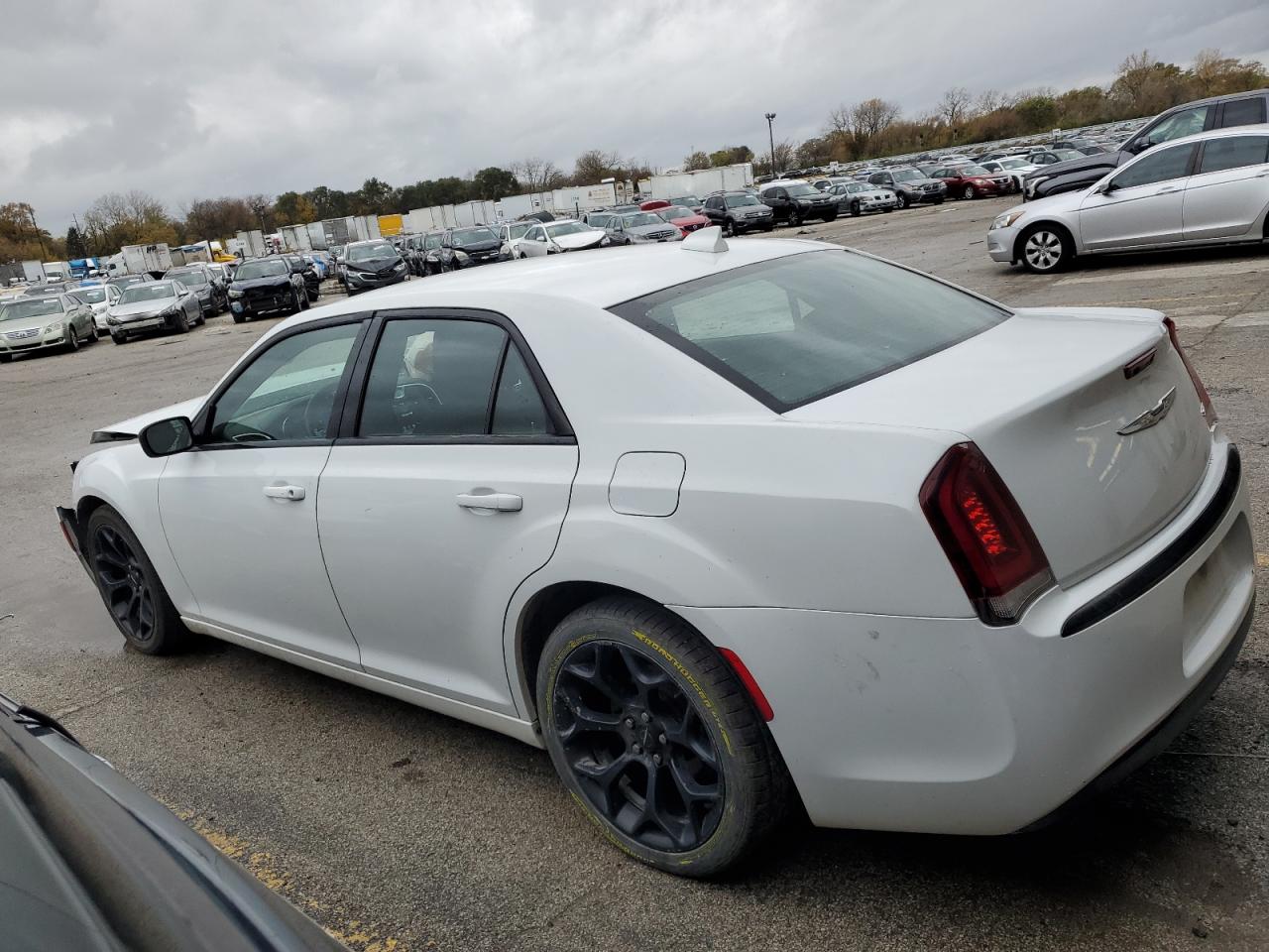 2019 Chrysler 300 - Image 2