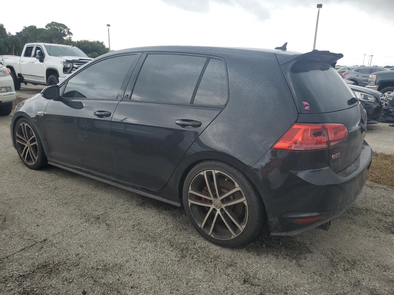 2017 Volkswagen GTI - Image 2