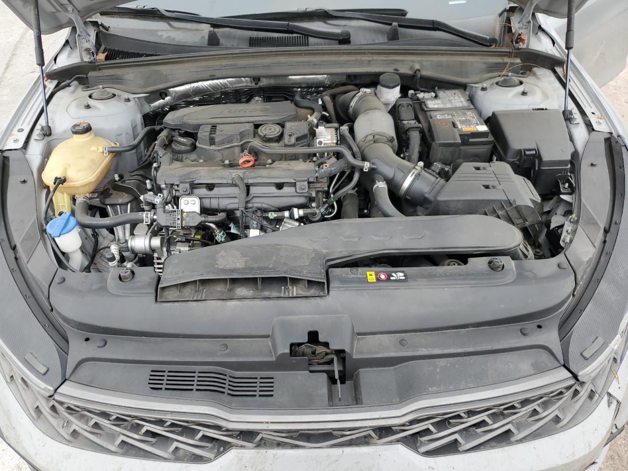 2022 Kia K5 - Image 11