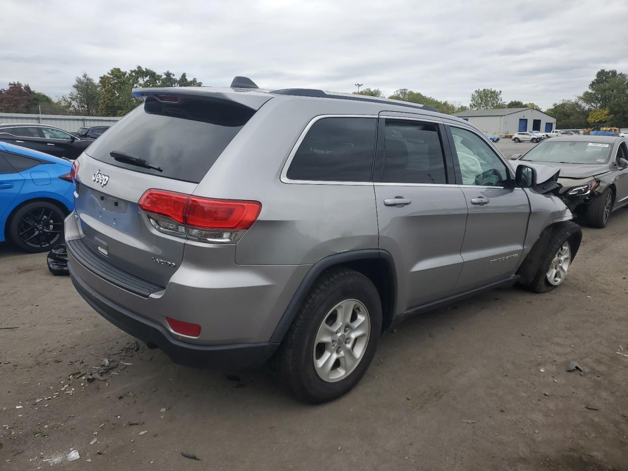 2016 Jeep Grand Cherokee - Image 3