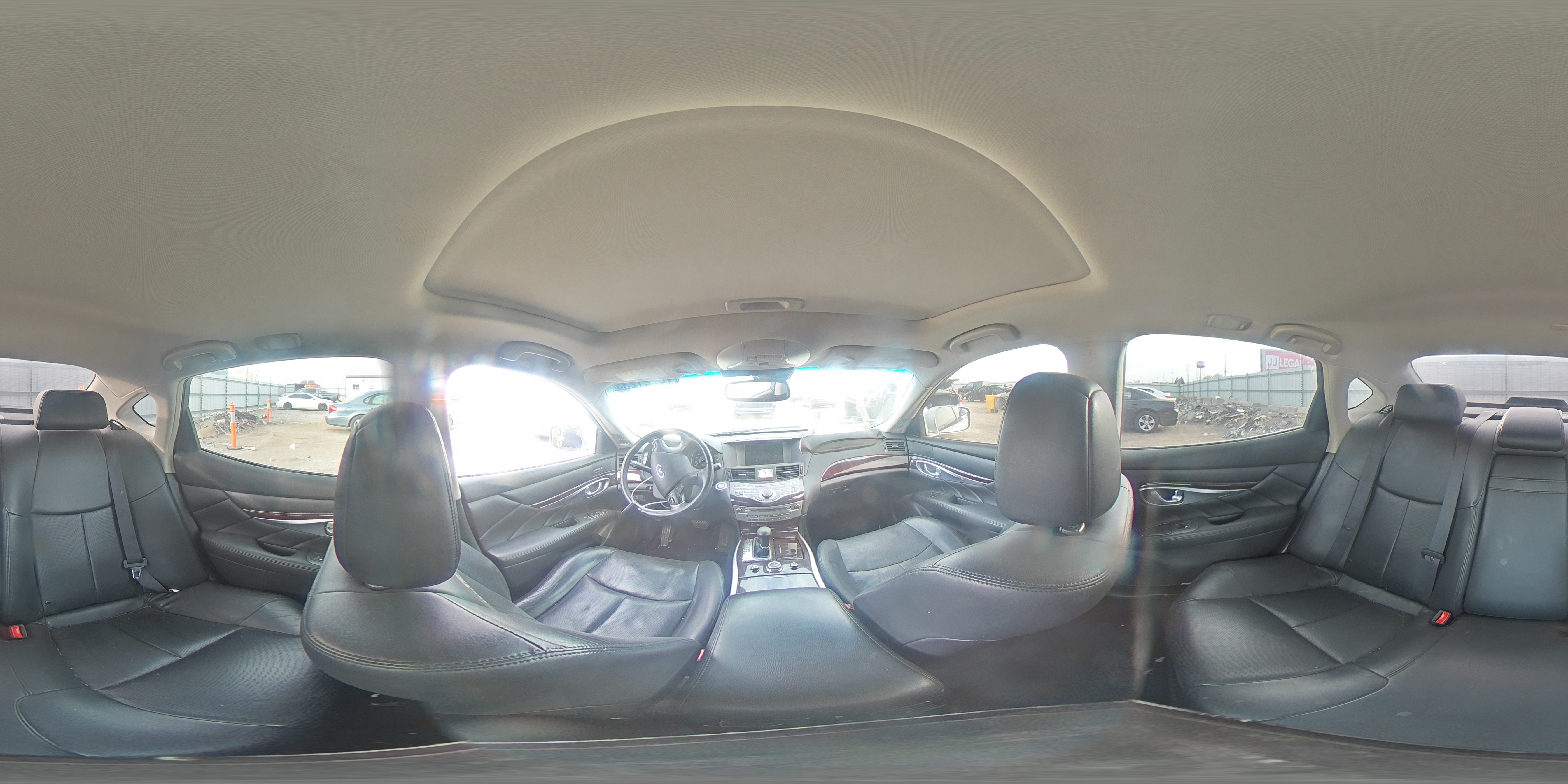 2013 Infiniti M - Image 13