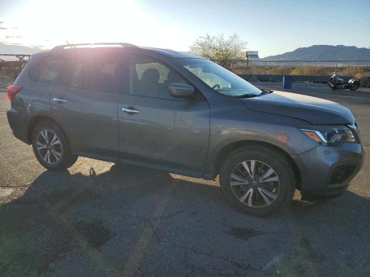 2017 Nissan Pathfinder - Image 4