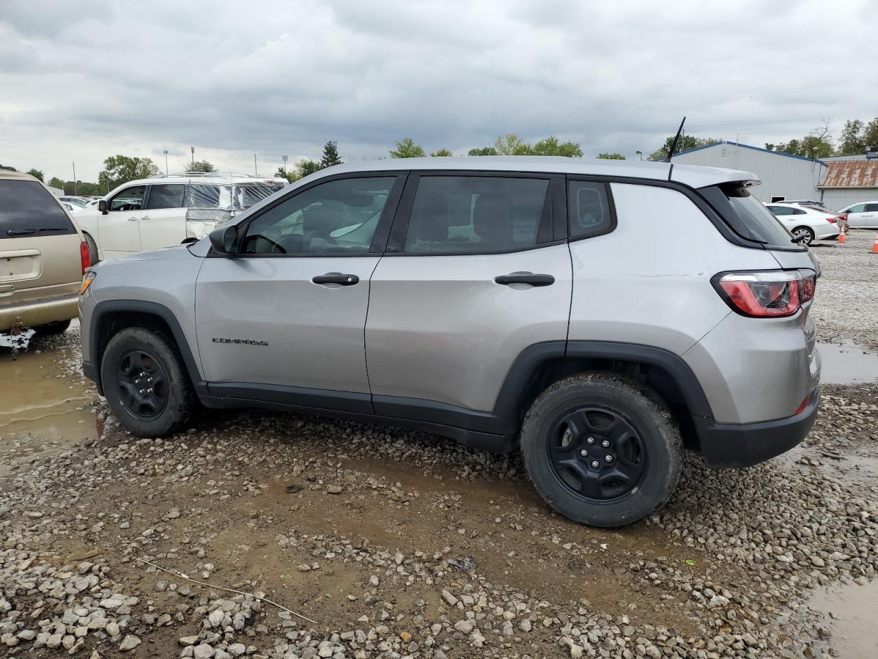 2018 Jeep Compass Sport VIN: 3C4NJCAB7JT335359 Lot: 73647464