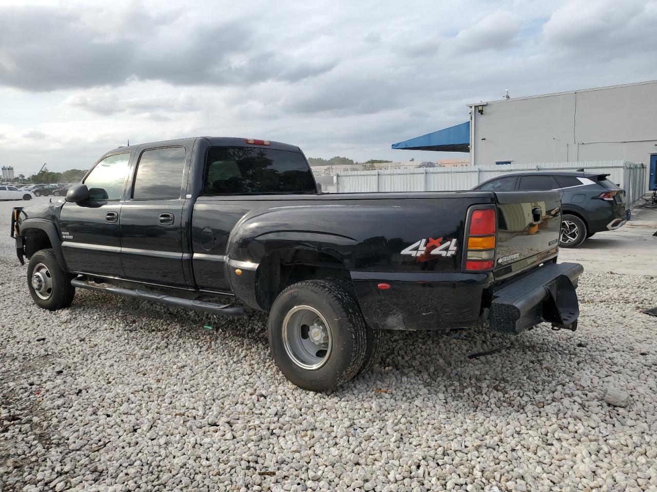 2005 Chevrolet Silverado - Image 2