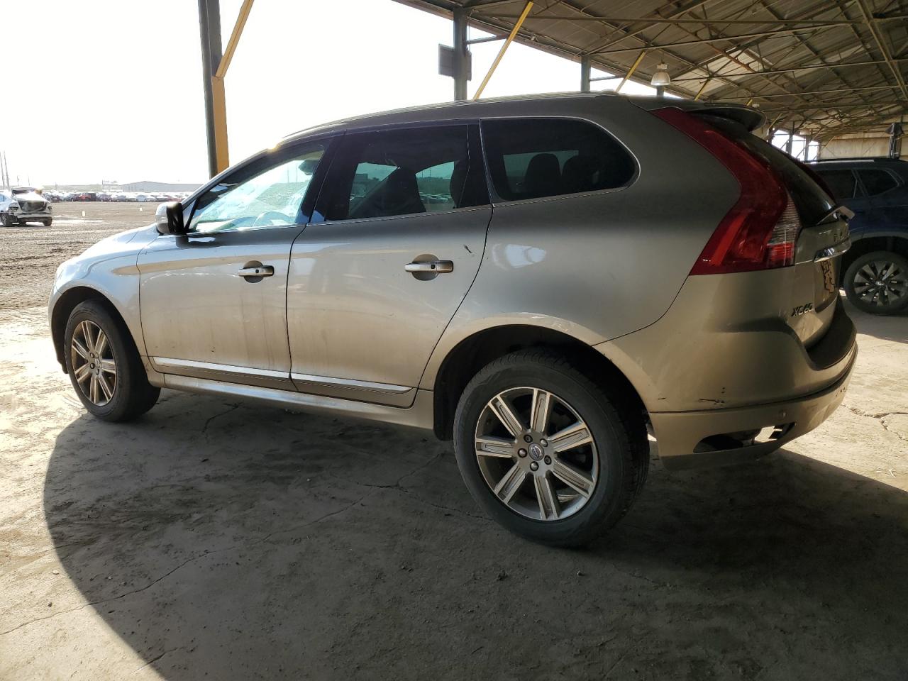 2016 Volvo XC60 - Image 2