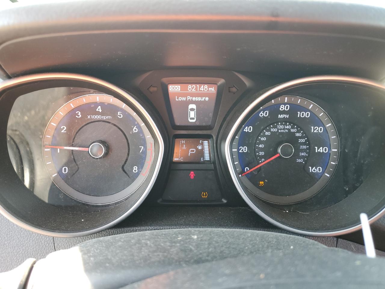 2016 Hyundai Elantra - Image 9