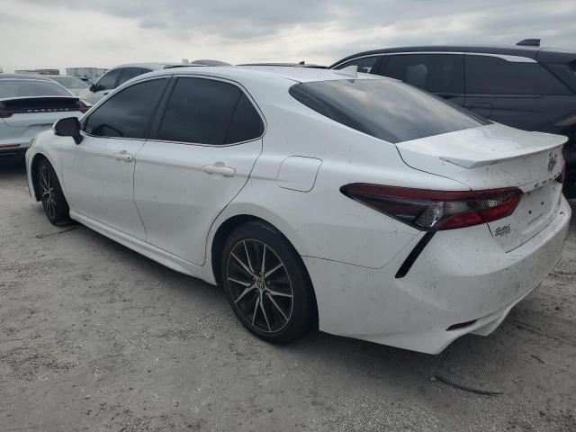 4T1G11AK1MU409362 Toyota Camry SE 2