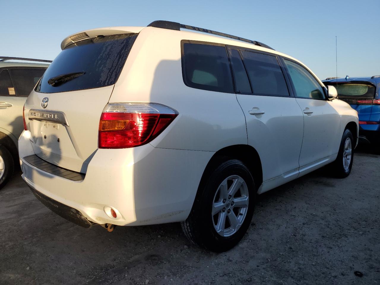 2010 Toyota Highlander - Image 3
