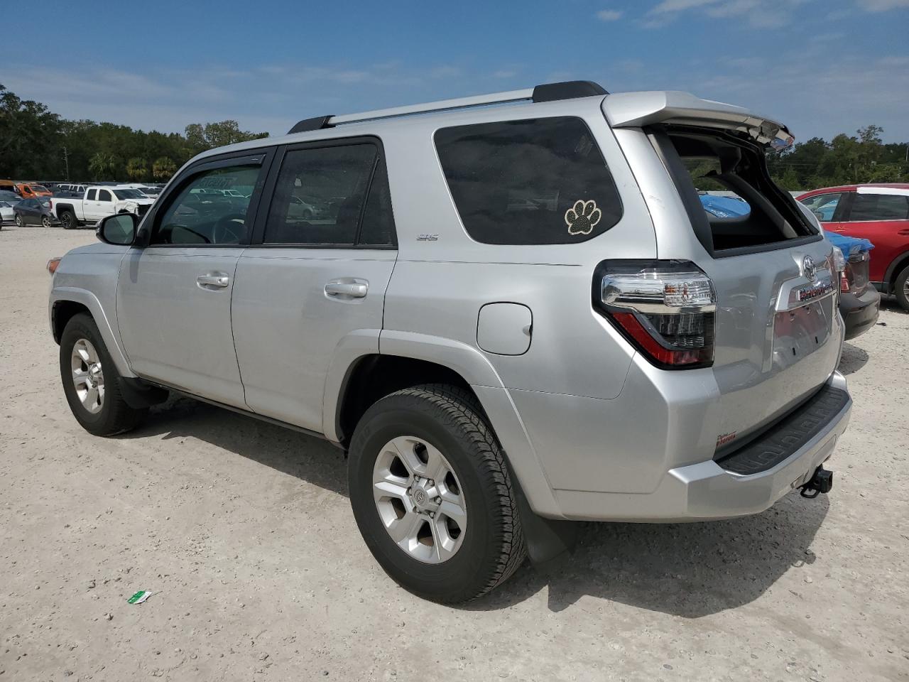 JTEFU5JR6N5268856 2022 Toyota 4Runner Sr5