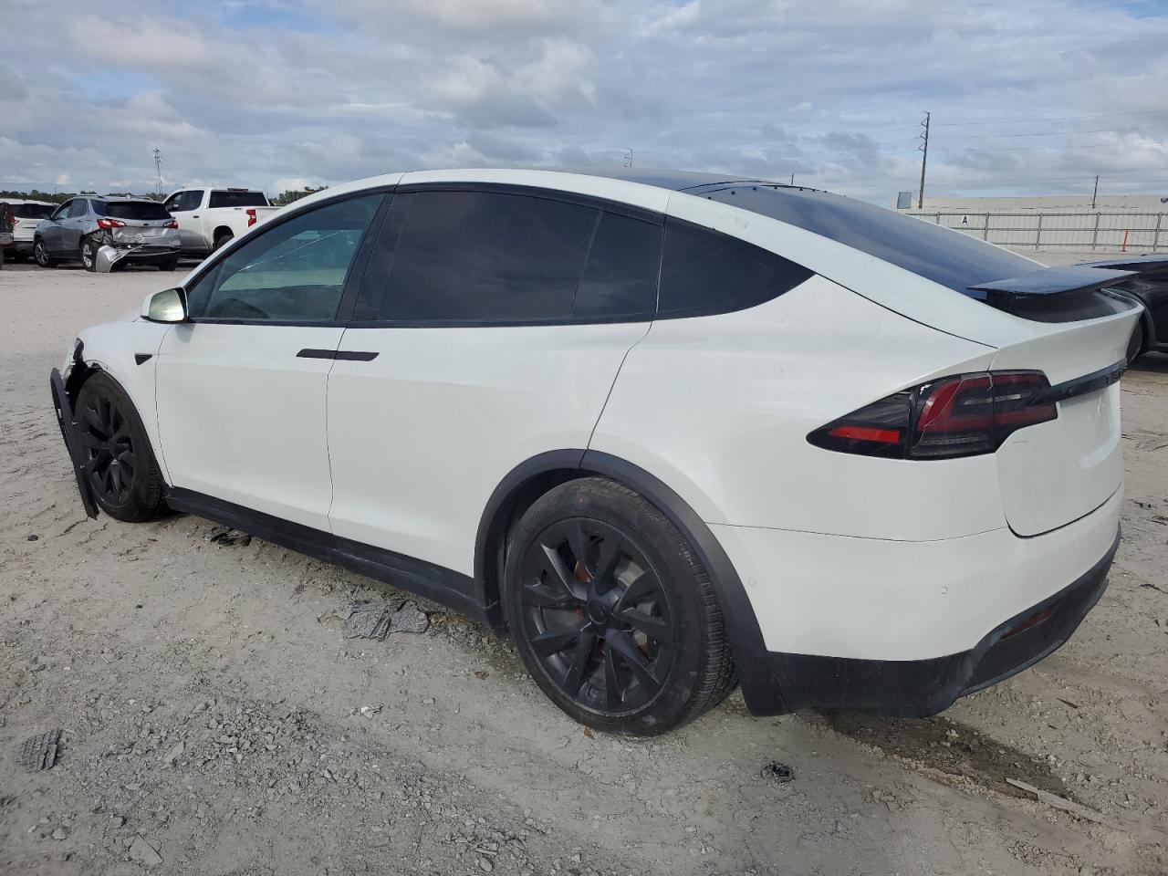 7SAXCAE53NF358818 2022 TESLA MODEL X - Image 2