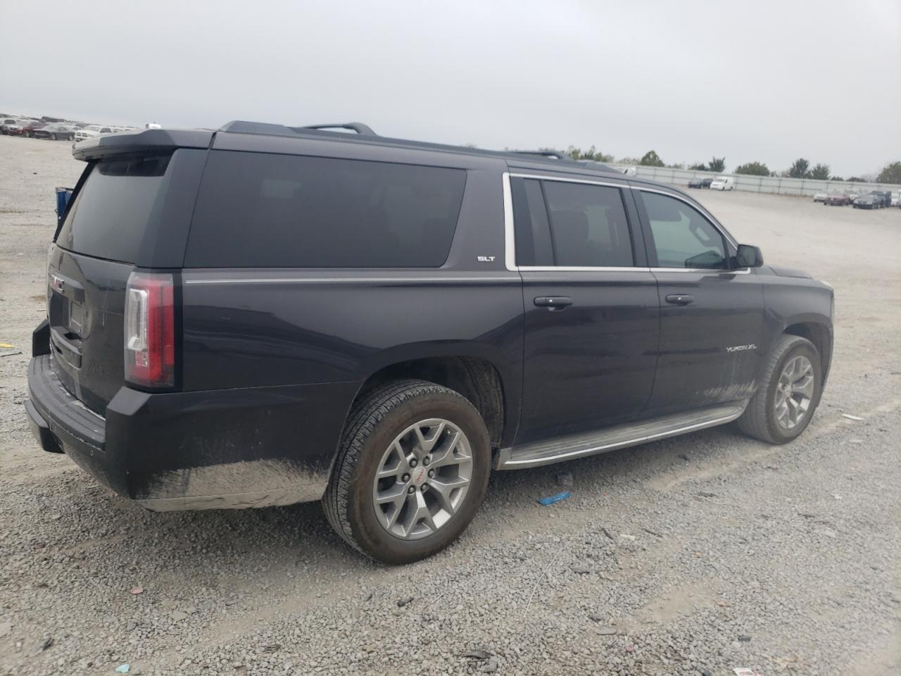 2015 GMC Yukon - Image 3