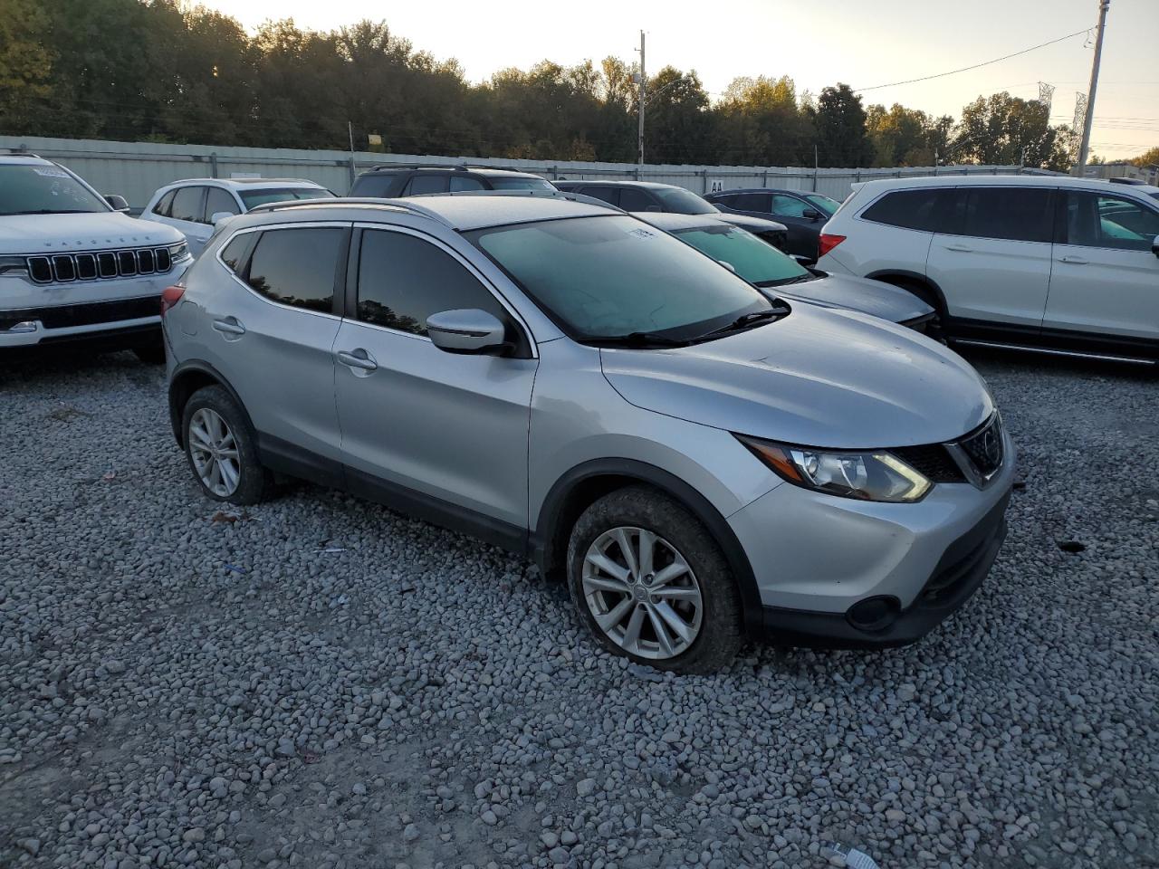 2018 Nissan Rogue - Image 4