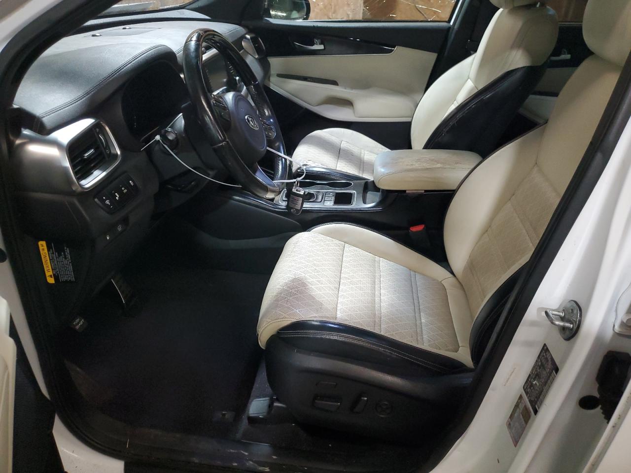 2016 Kia Sorento - Image 7