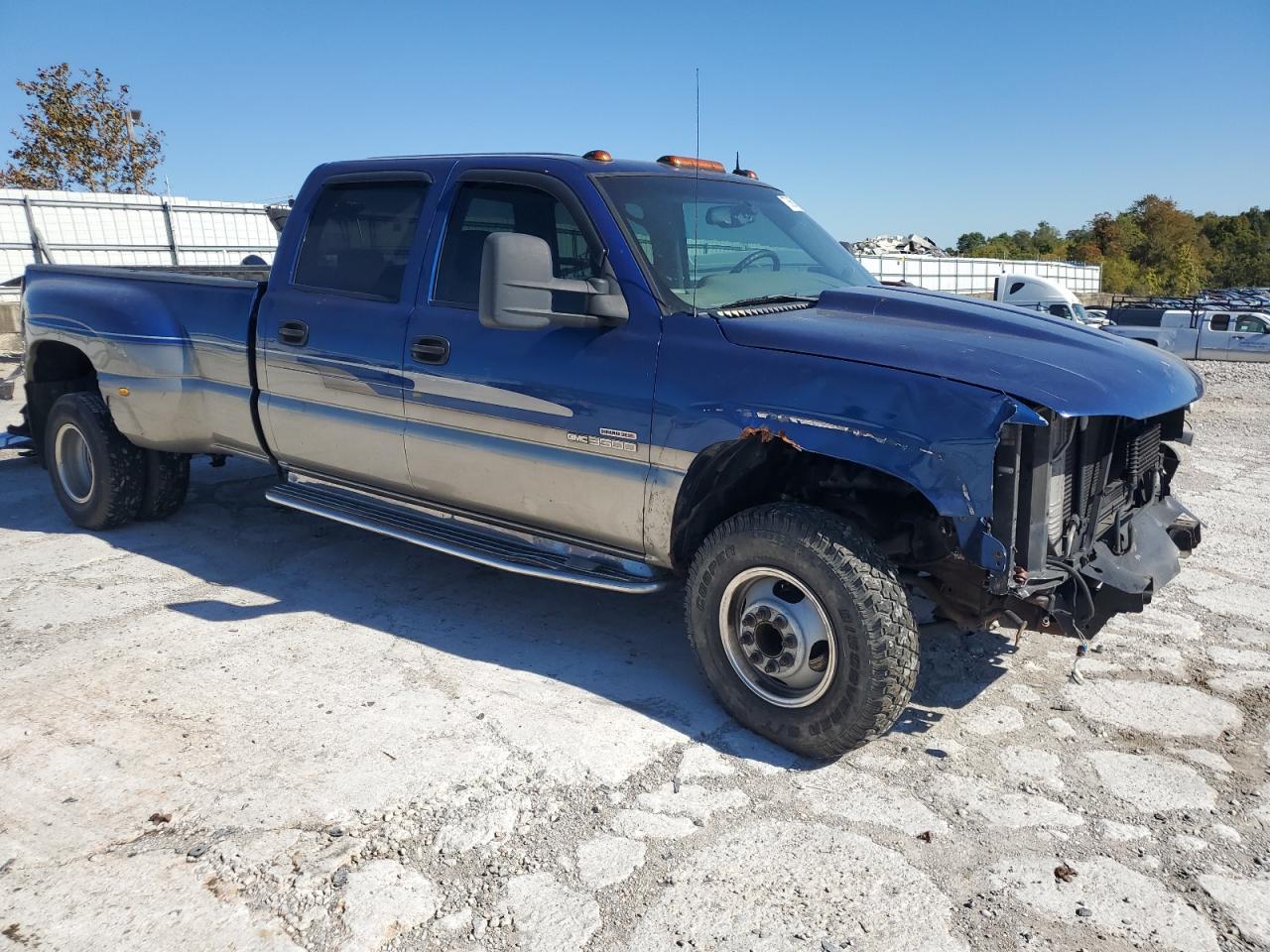 2003 GMC Sierra - Image 4