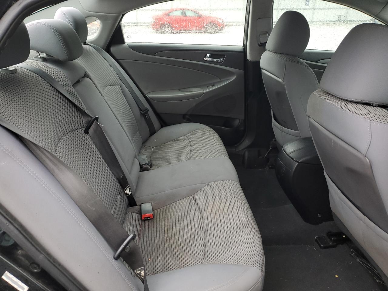 2011 Hyundai Sonata - Image 11