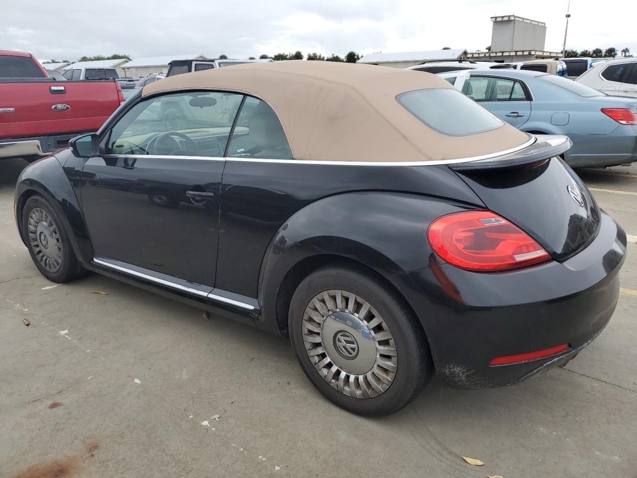 2014 Volkswagen Beetle - Image 2