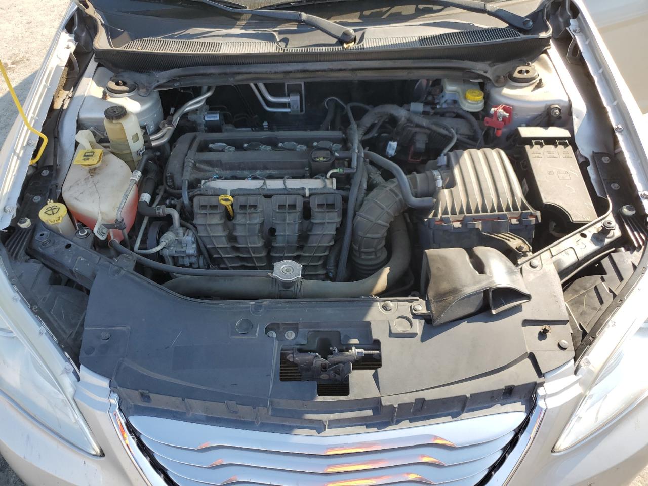 2012 Chrysler 200 - Image 11