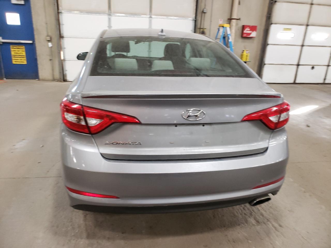 5NPE24AF1FH005942 2015 Hyundai Sonata Se