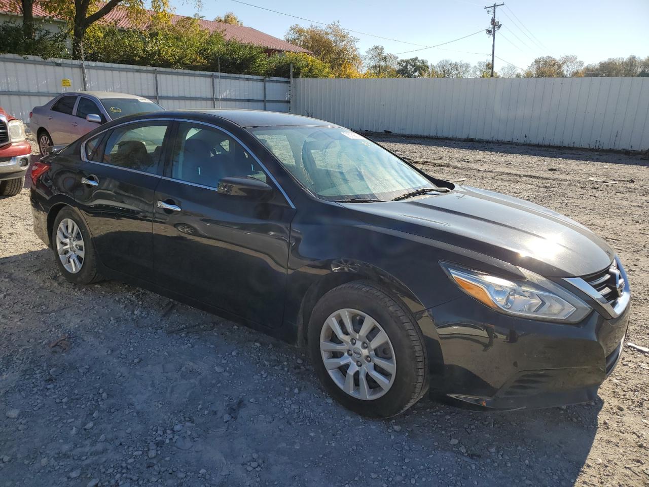 2017 Nissan Altima - Image 4