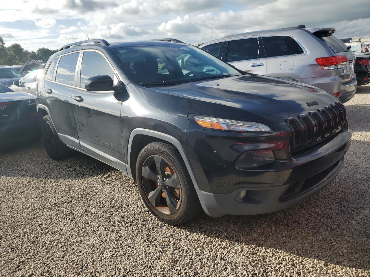 2016 Jeep Grand Cherokee - Image 4