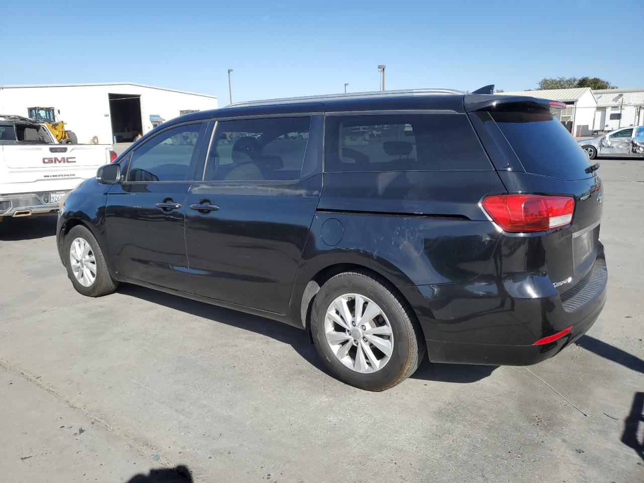 2015 Kia Sedona - Image 2