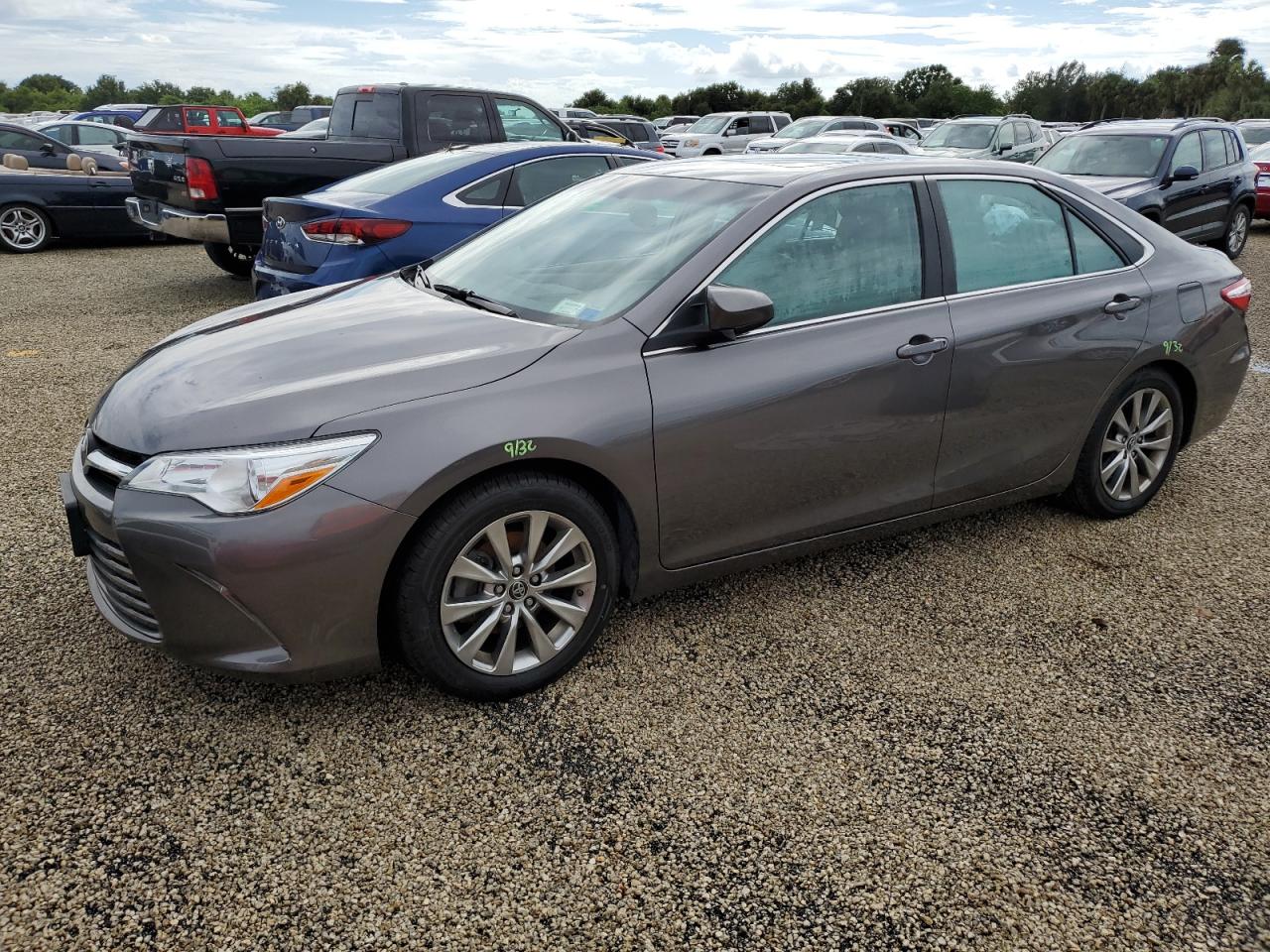 VIN 4T1BF1FK1GU533852 2016 TOYOTA CAMRY no.1