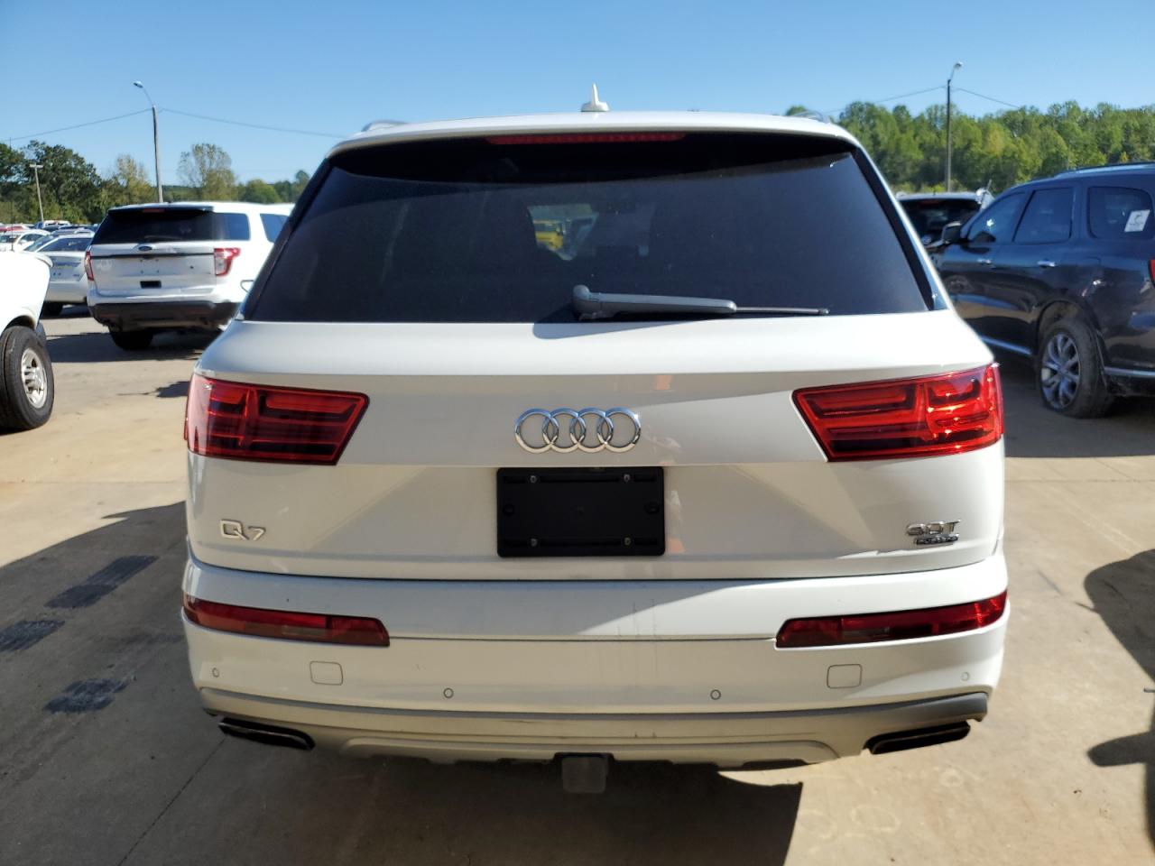 WA1AAAF73JD012000 2018 Audi Q7 Premium