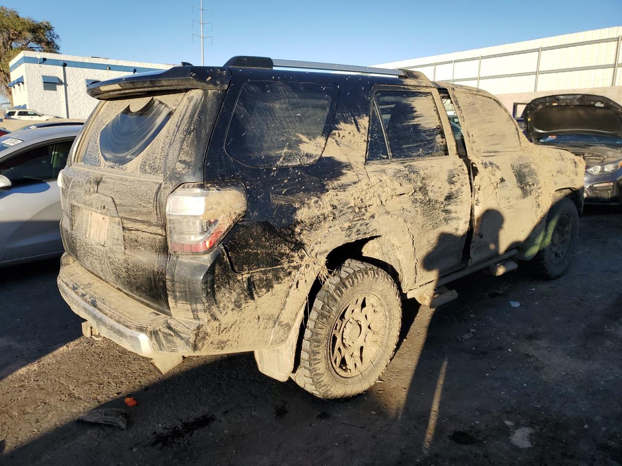 VIN JTEBU5JR4J5537316 2018 TOYOTA 4RUNNER no.3