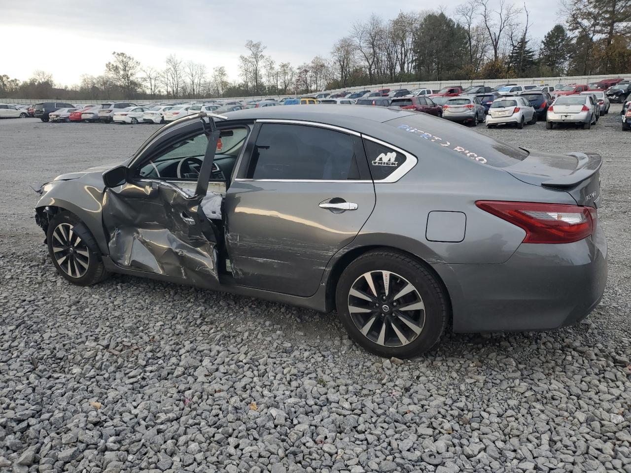 2018 Nissan Altima - Image 2