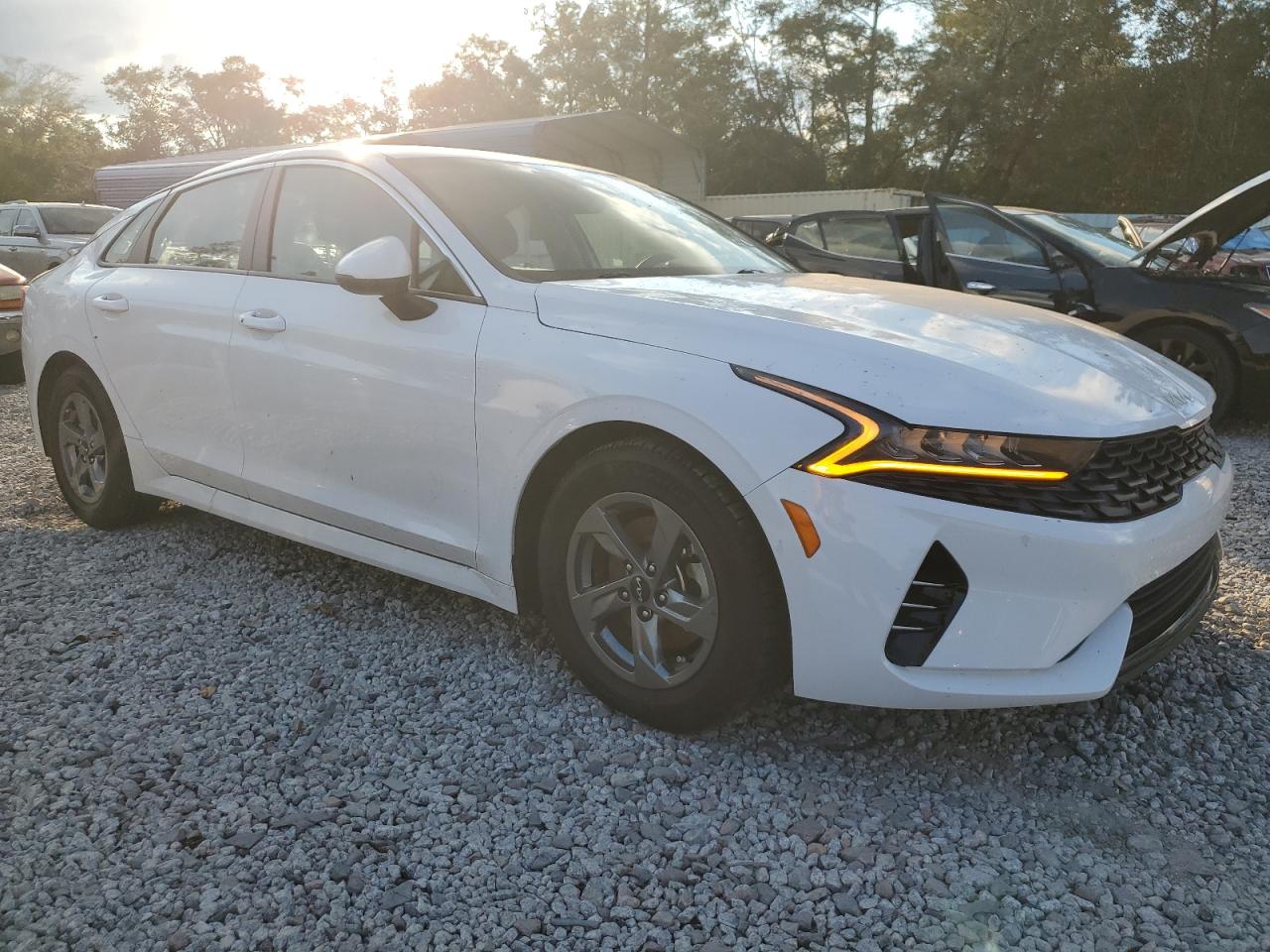 2022 Kia K5 - Image 4