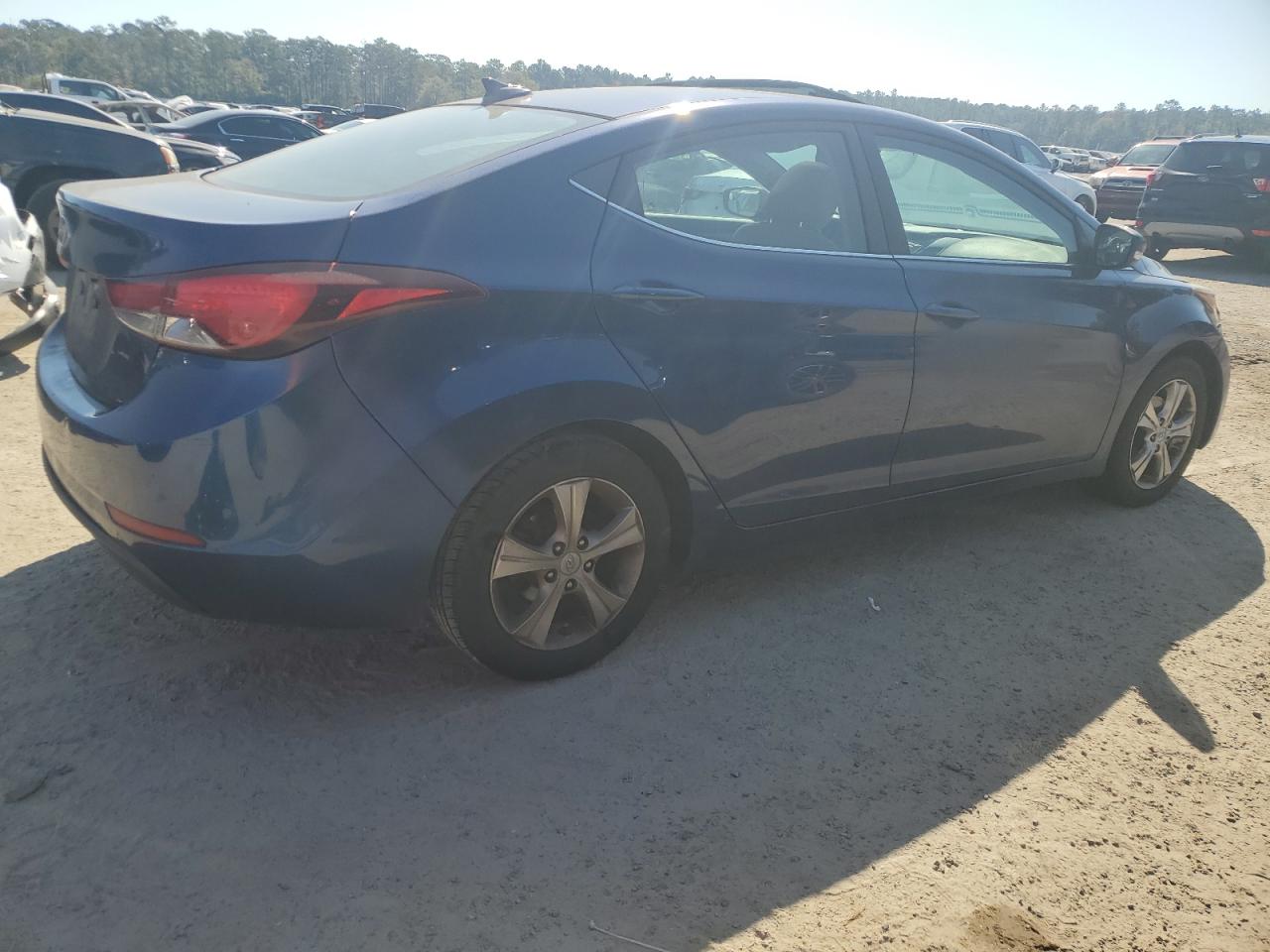 2016 Hyundai Elantra - Image 3