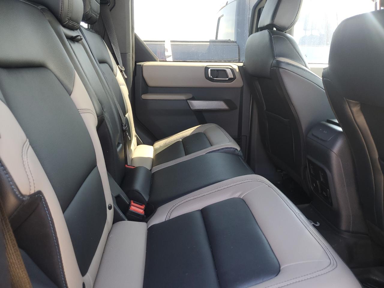 2023 Ford Bronco Base VIN: 1FMEE5DP1PLB82453 Lot: 75087904