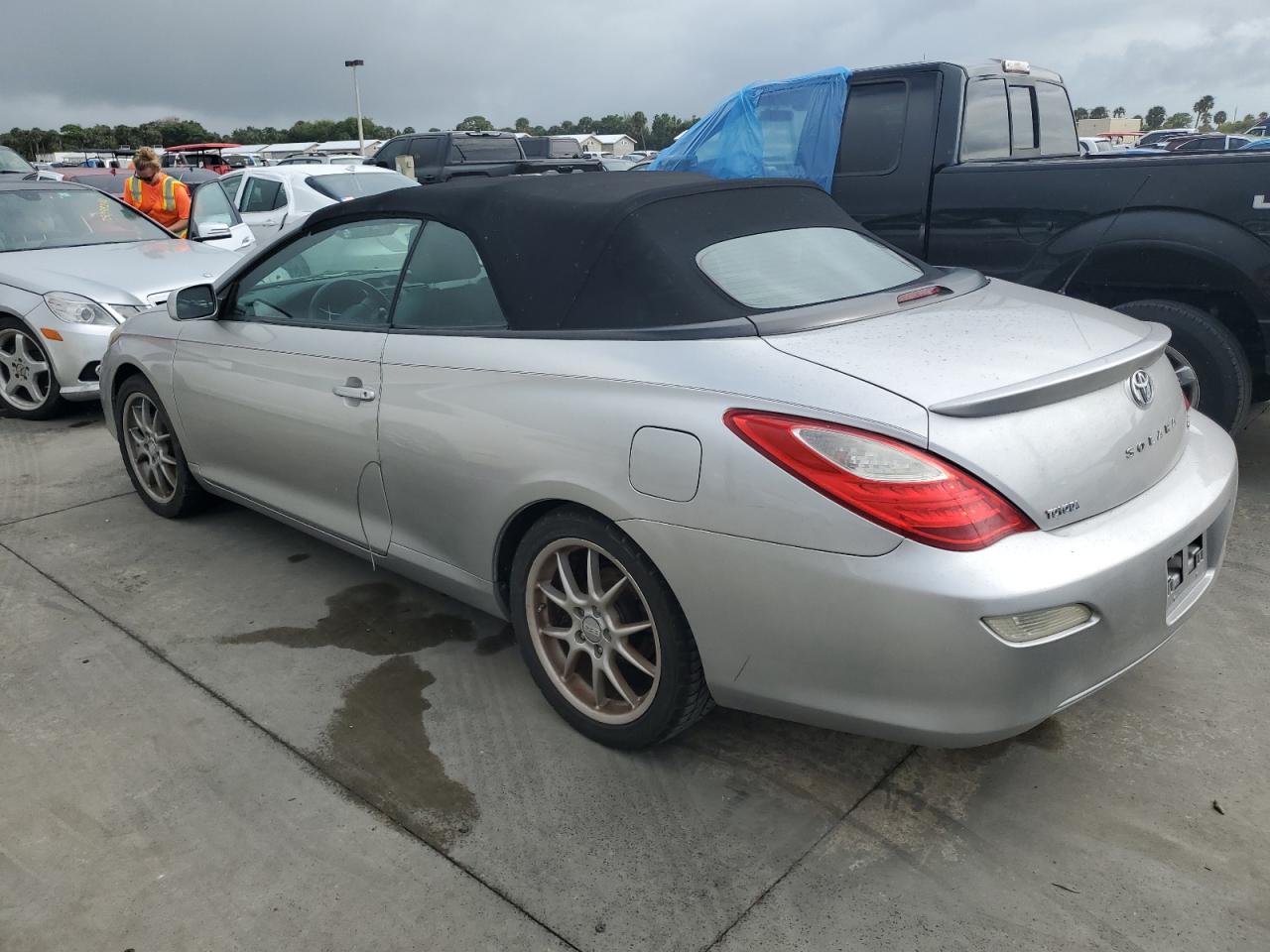 2008 Toyota Camry Solara - Image 2