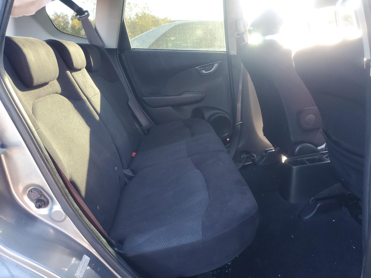 2009 Honda Fit - Image 10