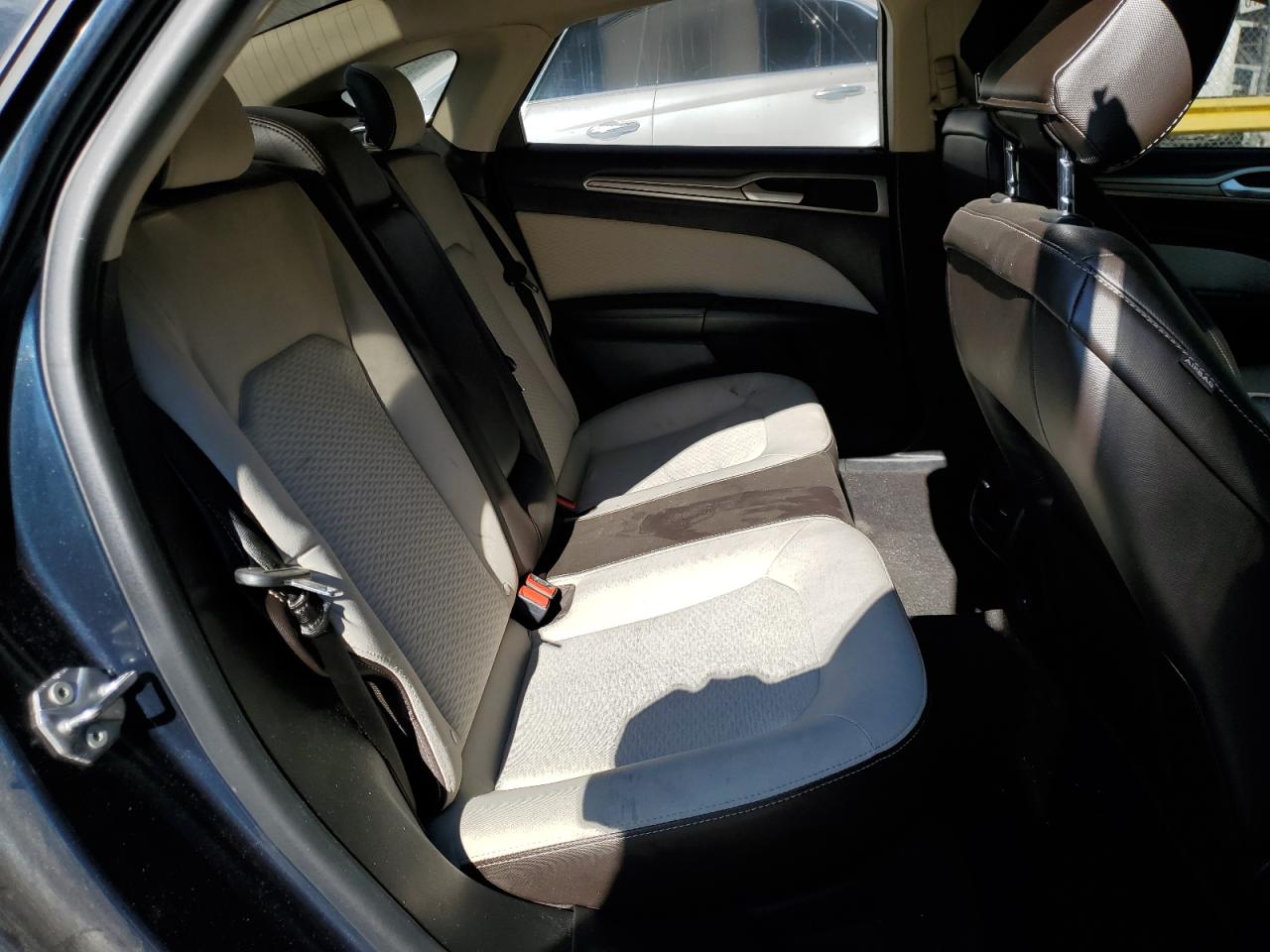 2020 Ford Fusion - Image 10