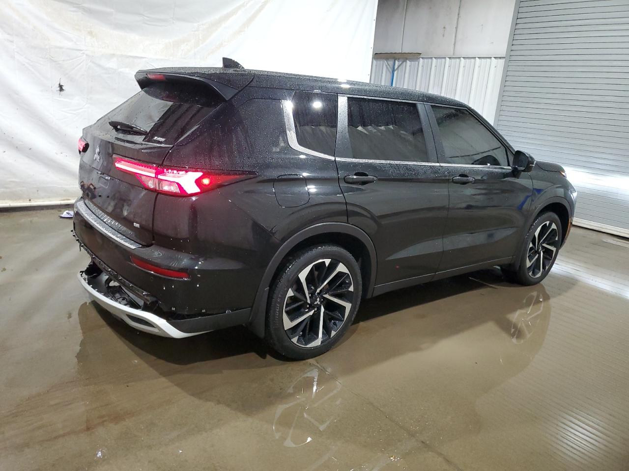 2024 Mitsubishi Outlander - Image 3