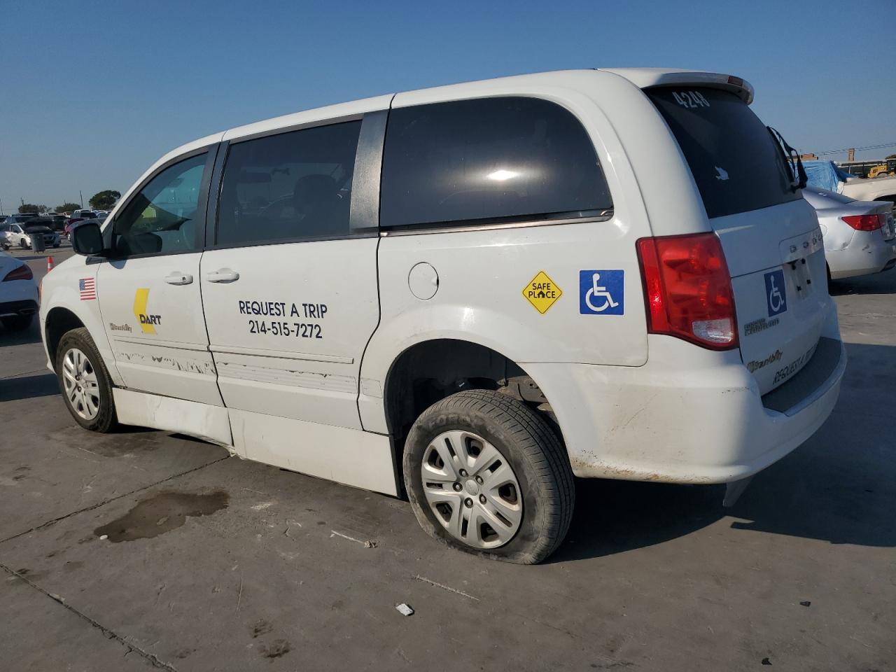 2017 Dodge Caravan - Image 2