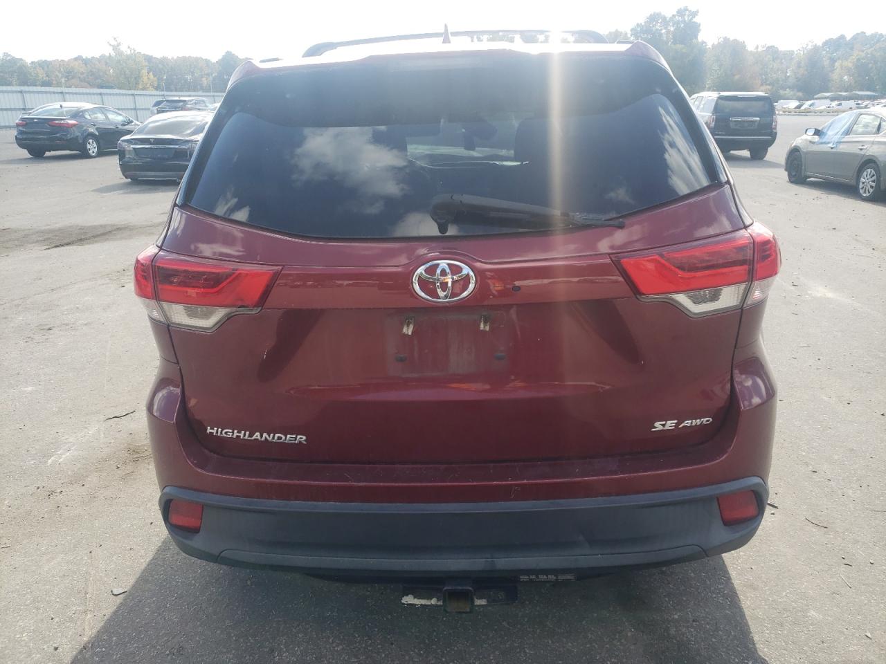 2018 Toyota Highlander Se VIN: 5TDJZRFH8JS854132 Lot: 77787574