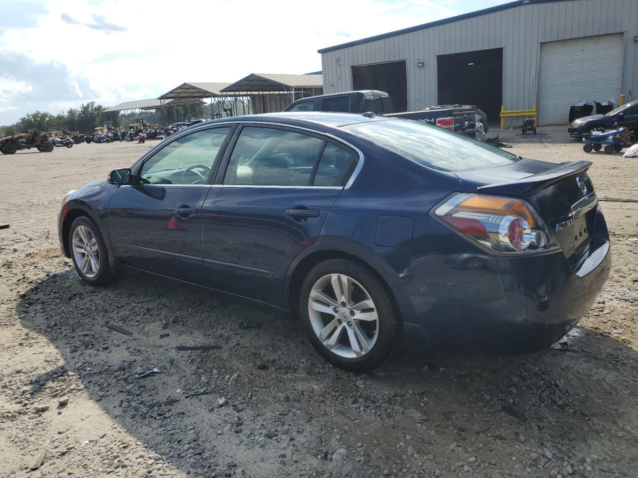 2012 Nissan Altima - Image 2
