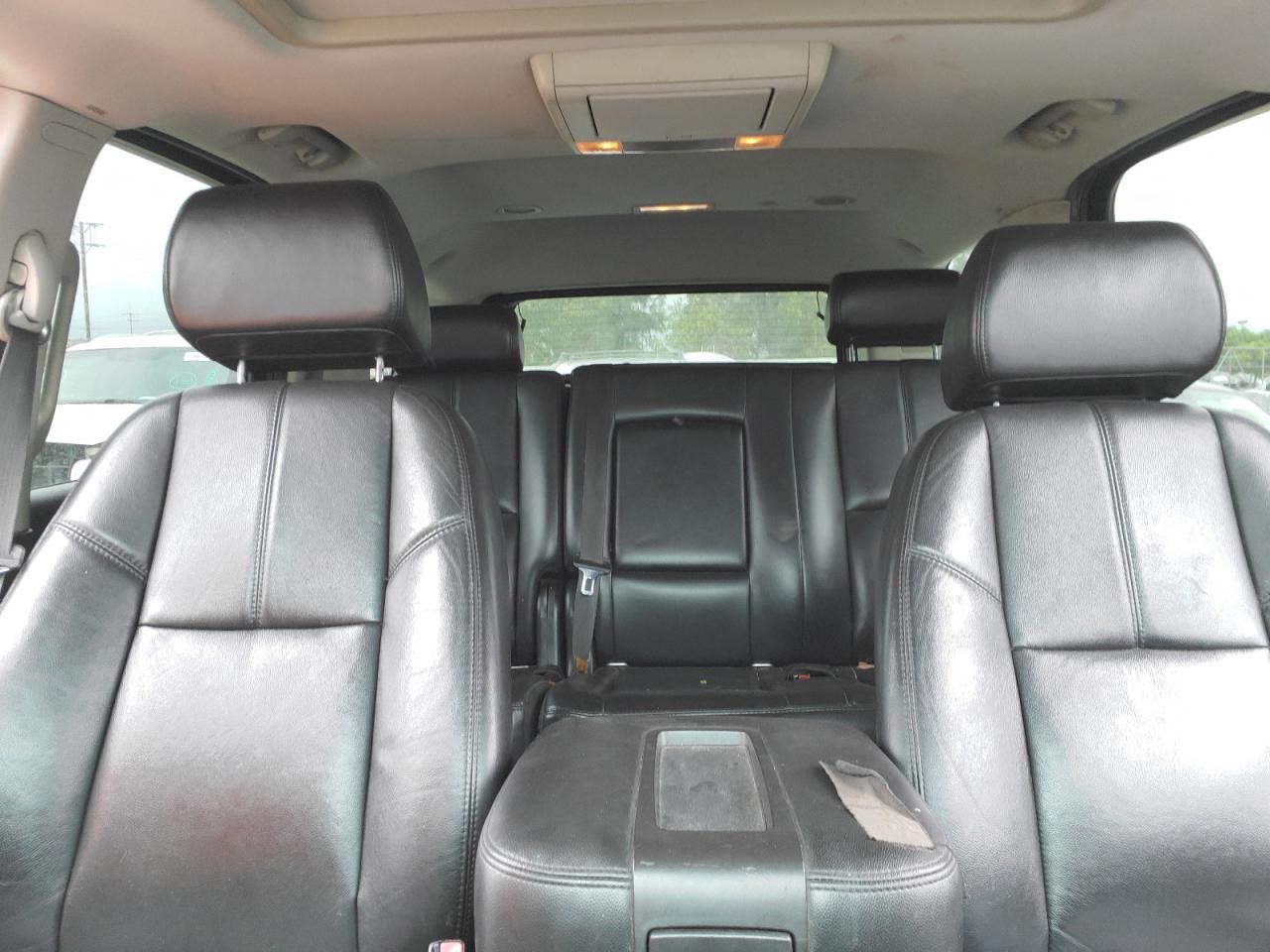 2007 Chevrolet Tahoe - Image 10