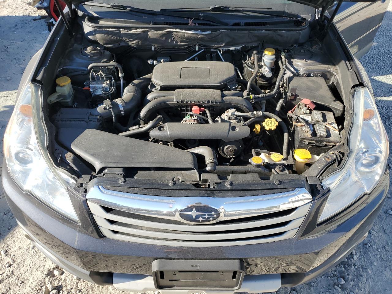 2012 Subaru Outback - Image 12