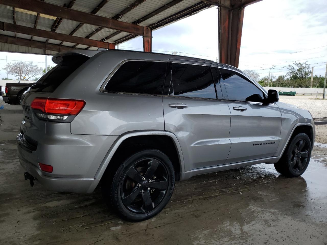 2015 Jeep Grand Cherokee - Image 3