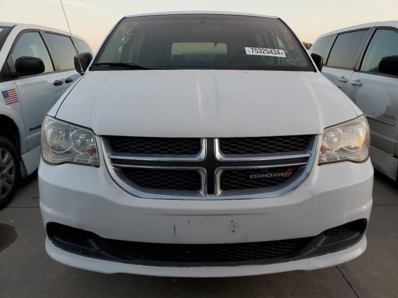 2017 Dodge Caravan - Image 5