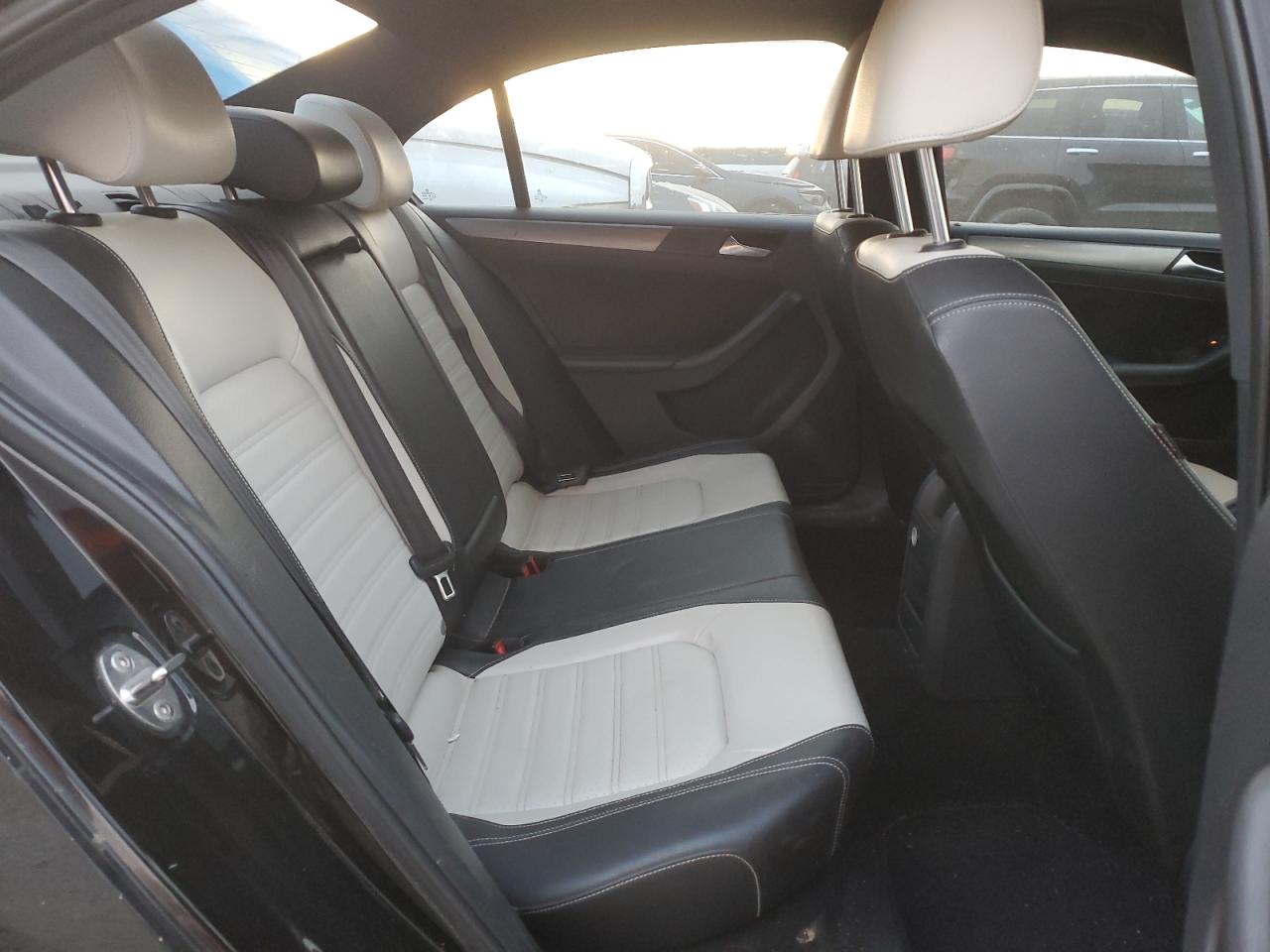 2016 Volkswagen Jetta - Image 10