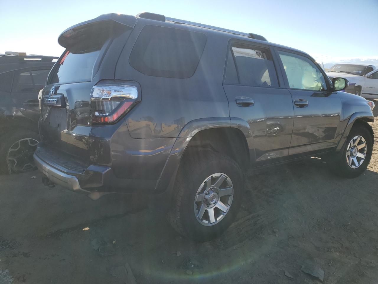 VIN JTEBU5JR6G5368568 2016 TOYOTA 4RUNNER no.3