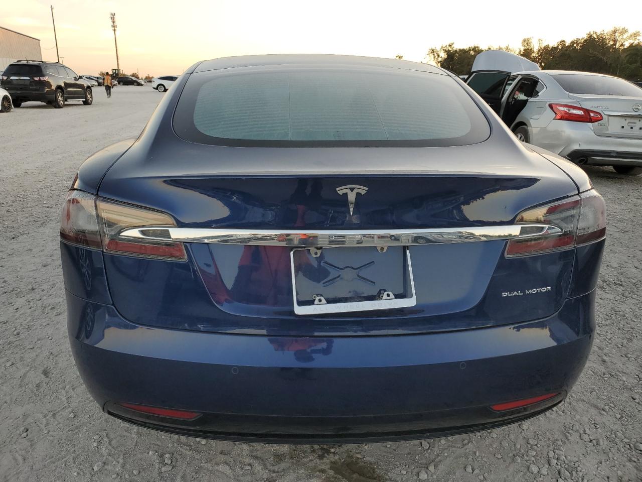 2019 Tesla Model S VIN: 5YJSA1E24KF330153 Lot: 75277334