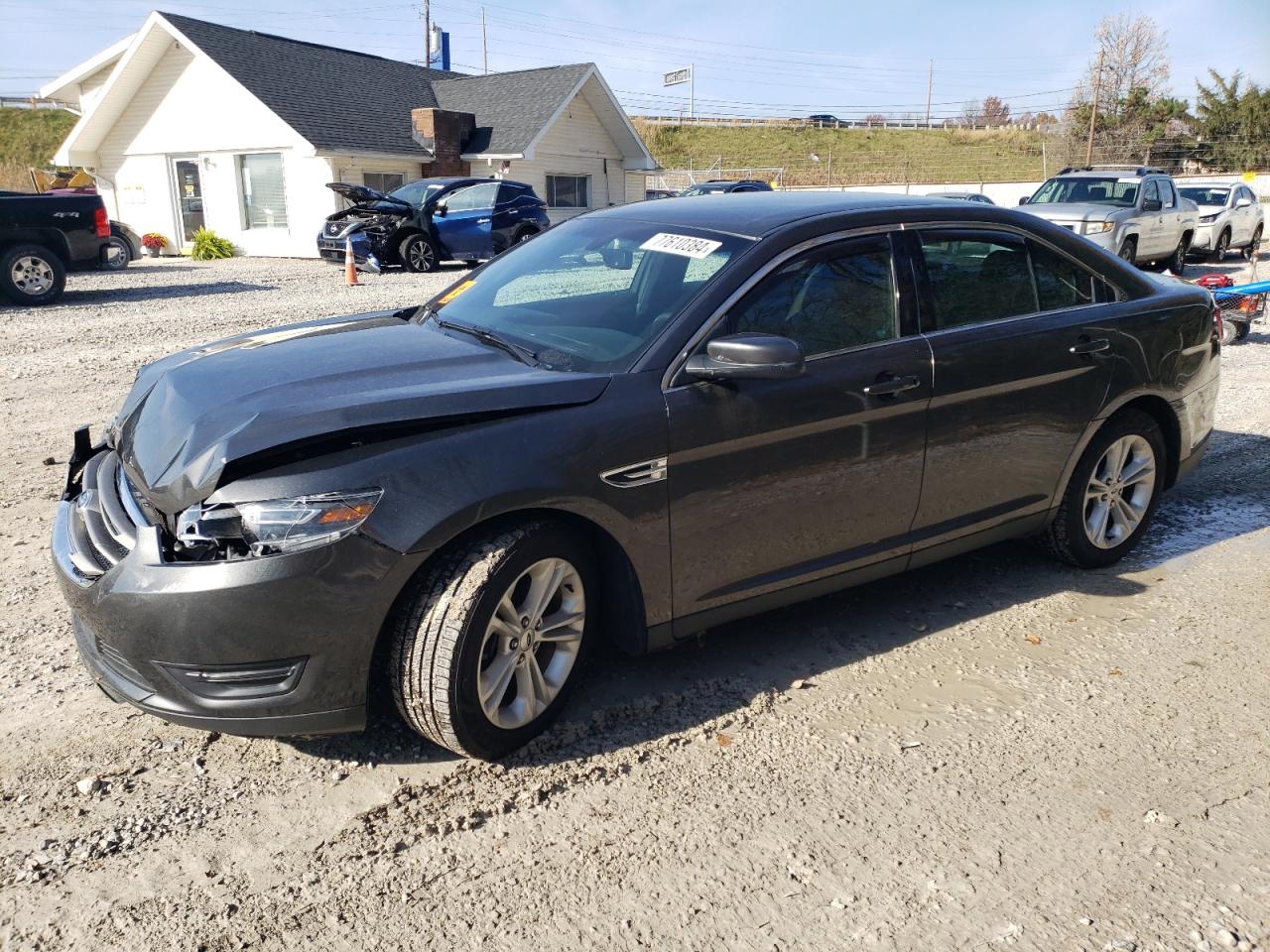 2015 Ford Taurus - Image 1