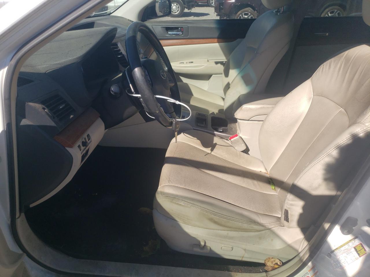 2013 Subaru Outback - Image 7