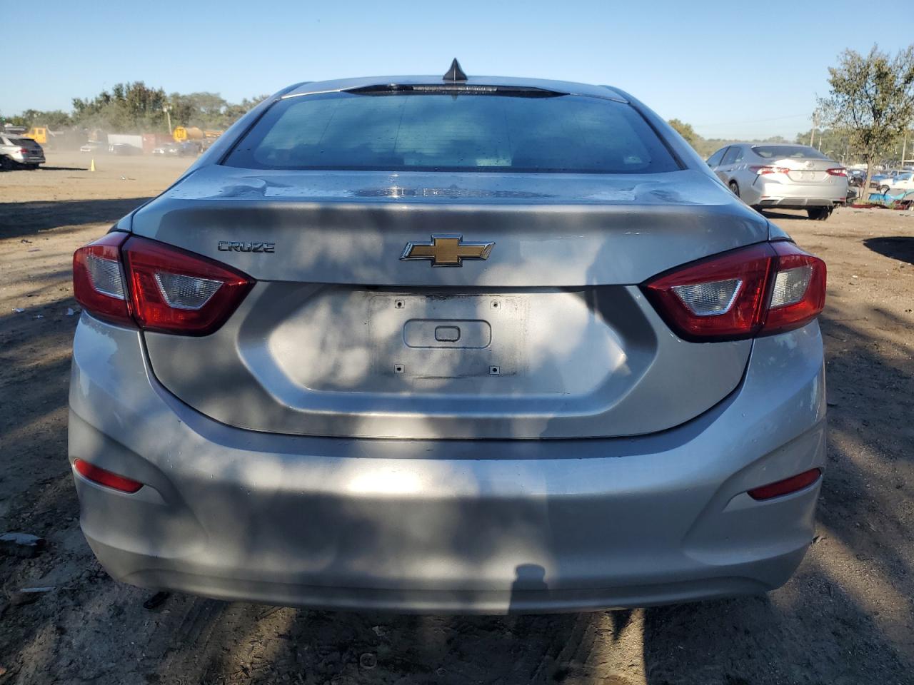 1G1BC5SM1K7131809 2019 Chevrolet Cruze Ls